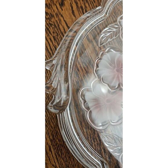 VINTAGE HEAVY GLASS SERVING TRAY SCALLOPED EDGES PINK FROSTED PANSY FLOWER - Picture 9 of 9